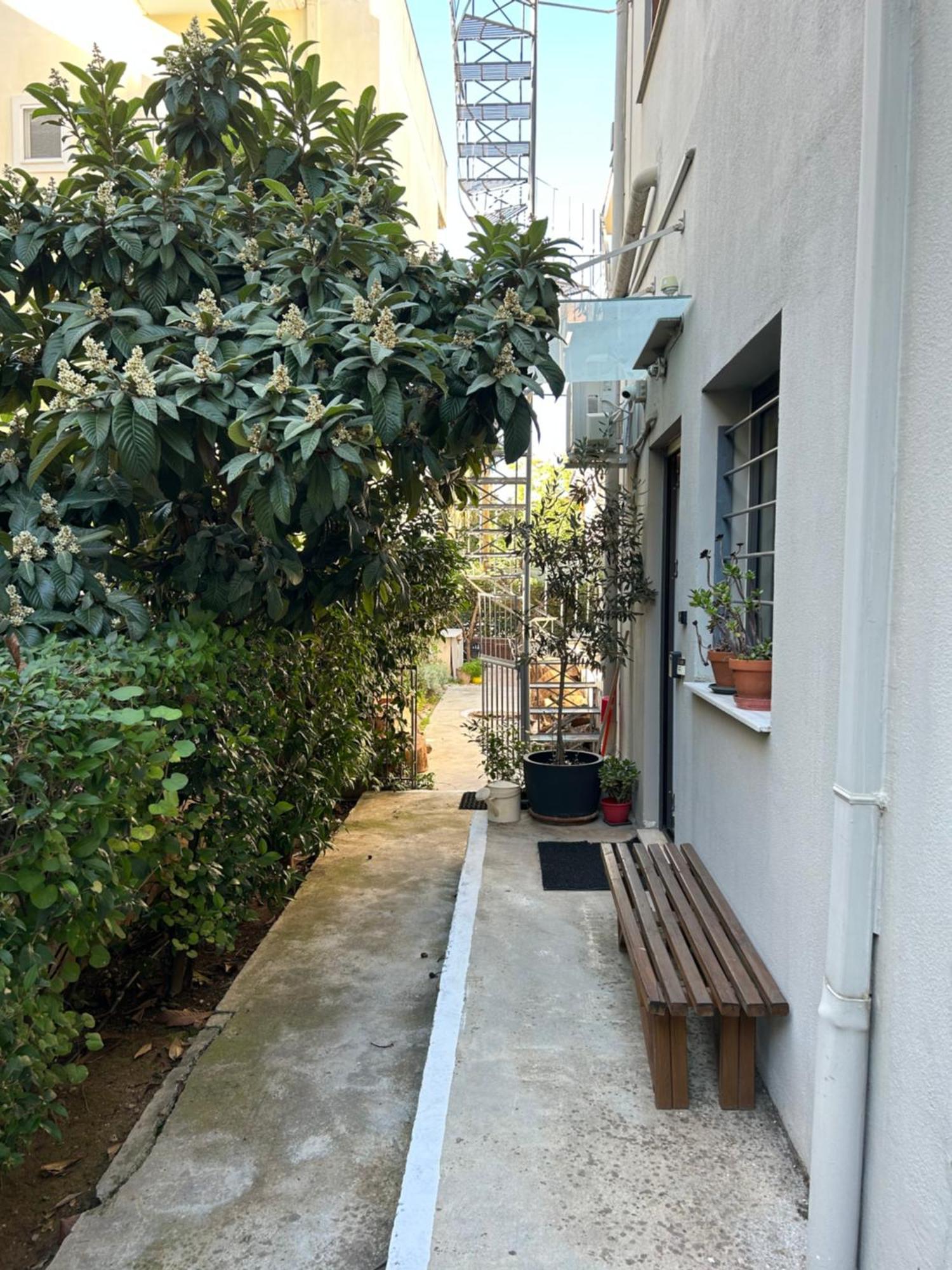 Small Gem Studio Athens, Next To Metro Nomismatokopeio Apartment Exterior photo